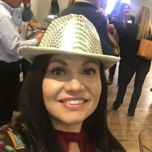 Meet your Posher, Ana